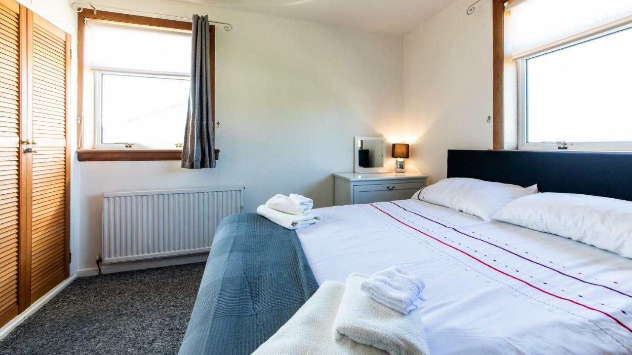 3 Bed House W/Drive & Garden V/Fast Wifi Near Bioquarter Villa Edinburgh Kültér fotó