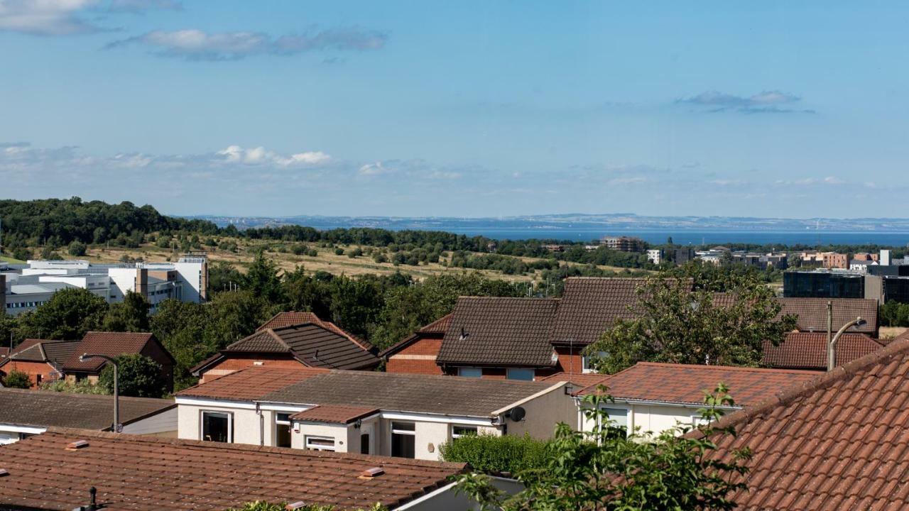 3 Bed House W/Drive & Garden V/Fast Wifi Near Bioquarter Villa Edinburgh Kültér fotó